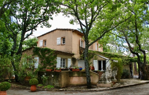 Camping à vendre dans l'Arrière Pays Varois