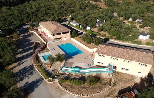 Camping vert à vendre moyen var à 30 mn des plages
