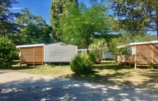 Camping plus de 150 Places en Provence