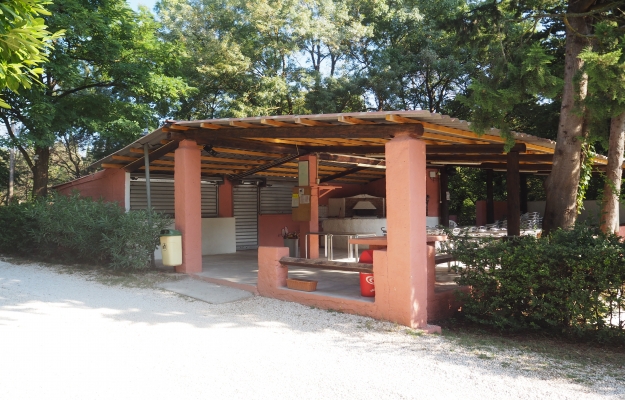 A VENDRE CAMPING VERT PROCHE DES PLAGES